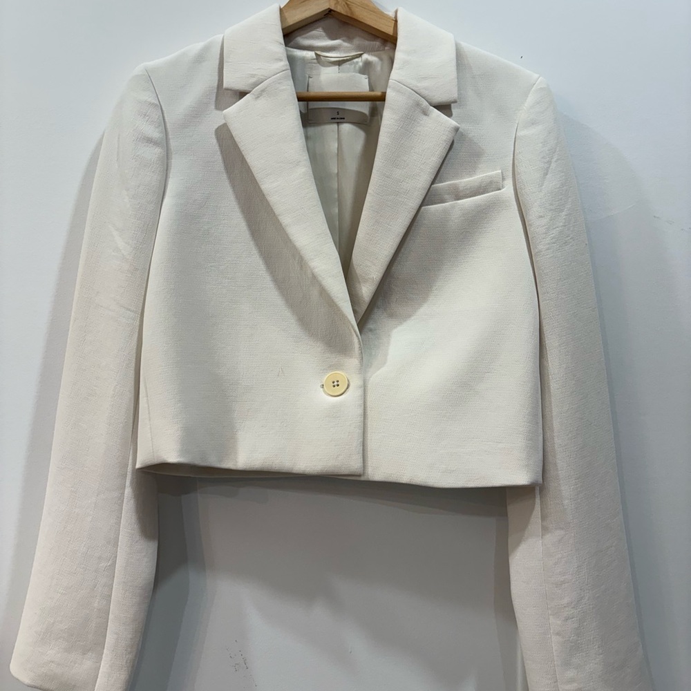 Elegant Cropped Cream Women's Blazer